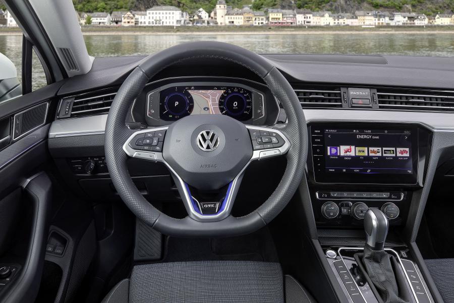 Торпедо Volkswagen Passat GTE Variant (B8) 2019 года  (WW) (фото 14 из 22)